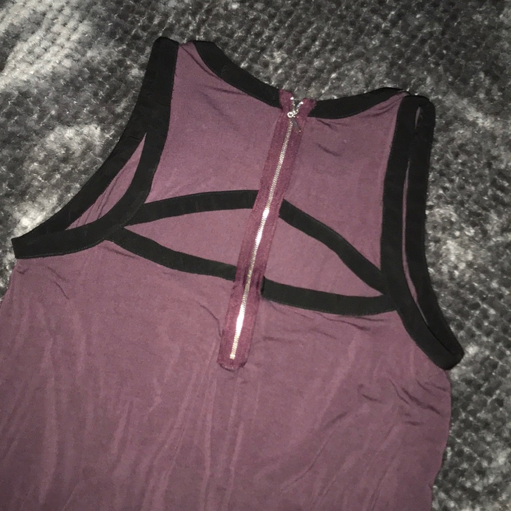 Purple zippered cut-out tank - Picture 2 of 2